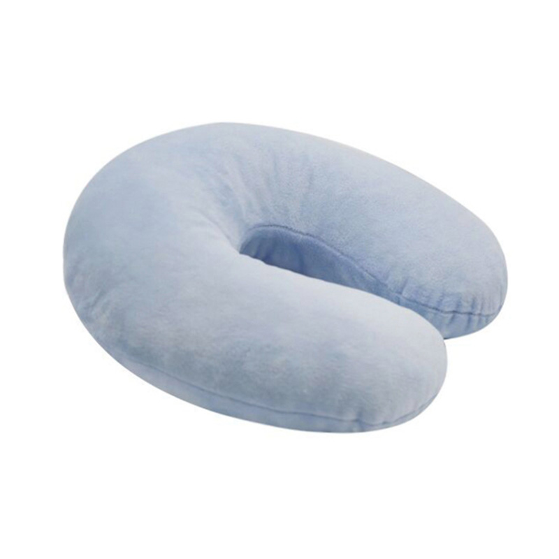 Lyhyt pehmoinen U-muotoinen opiskelijamatkan niskaa tukeva tyyny